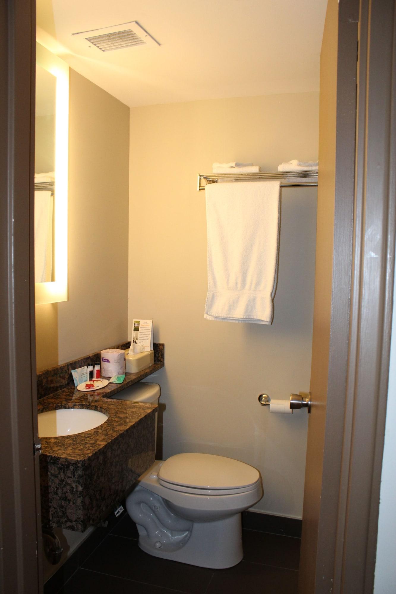 Surestay Plus By Best Western Windsor Ngoại thất bức ảnh