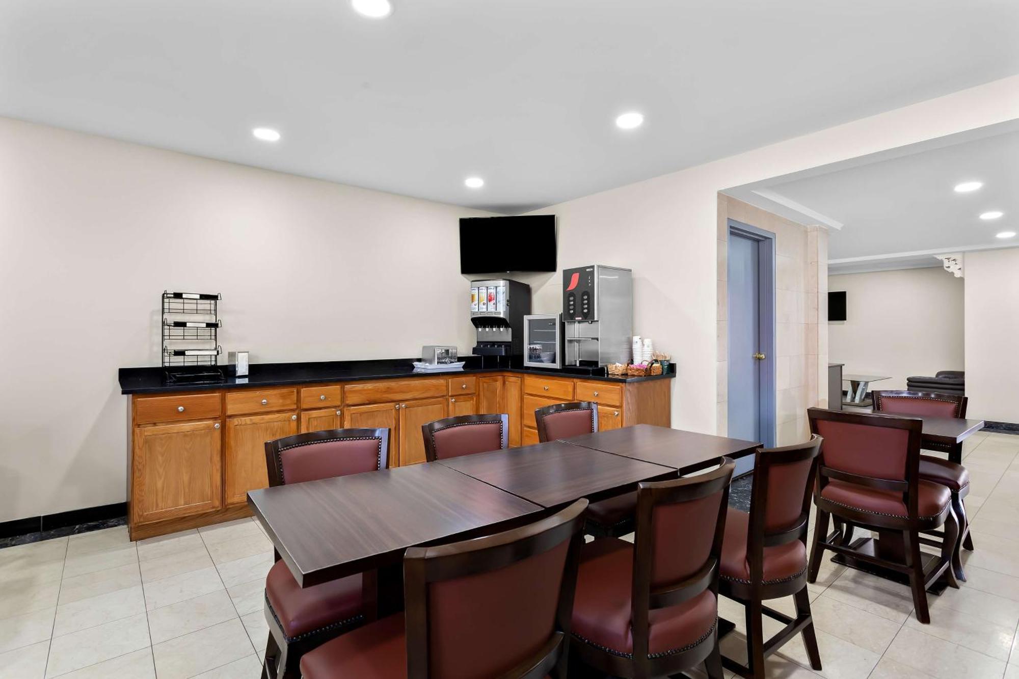 Surestay Plus By Best Western Windsor Ngoại thất bức ảnh