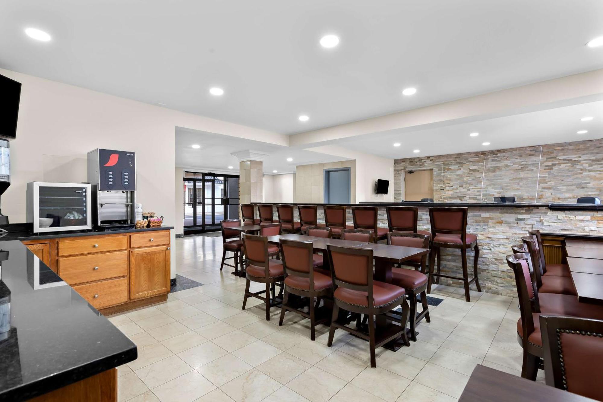 Surestay Plus By Best Western Windsor Ngoại thất bức ảnh