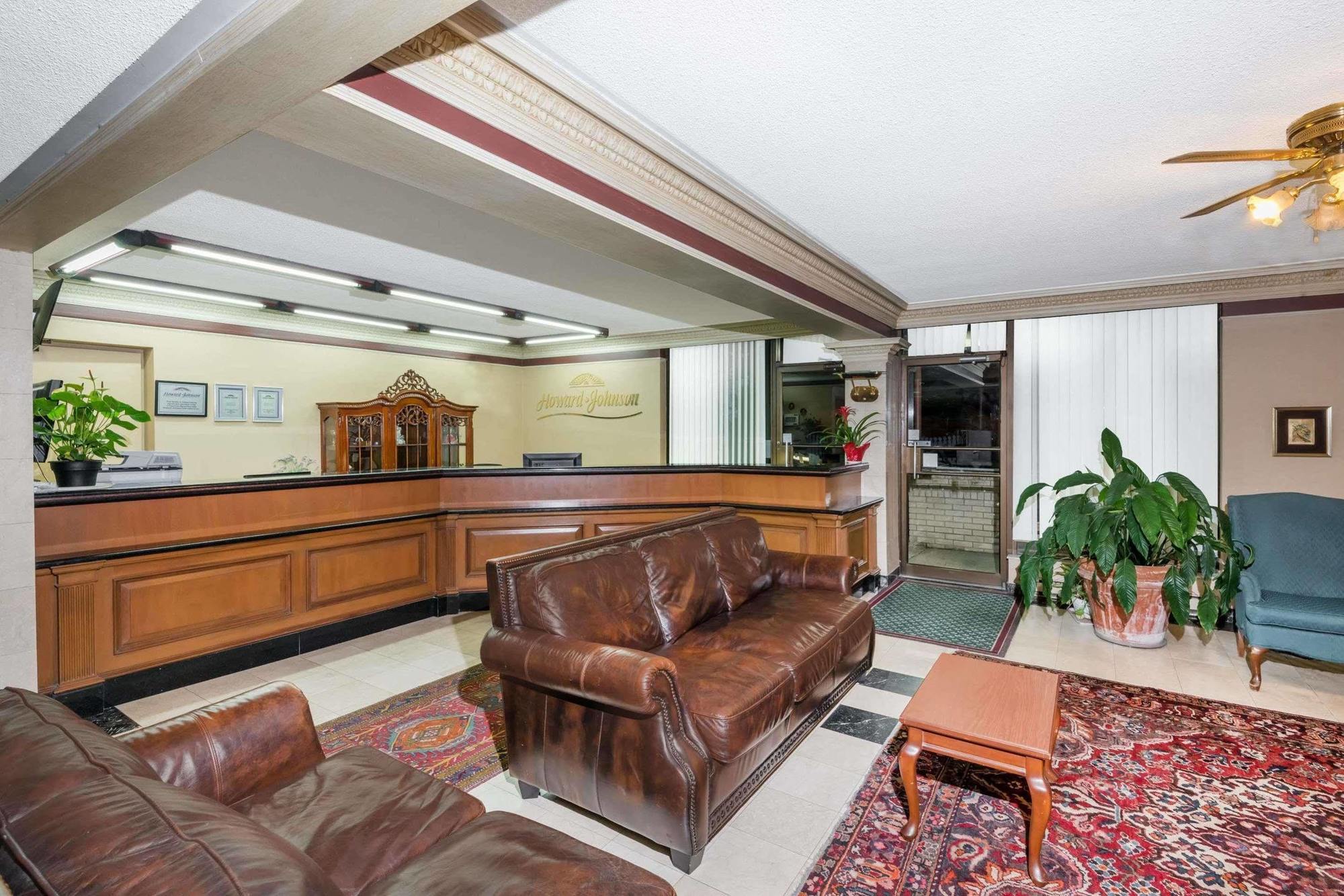 Surestay Plus By Best Western Windsor Ngoại thất bức ảnh