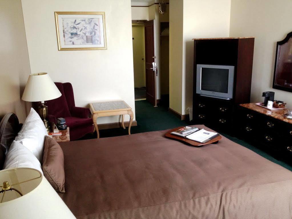 Surestay Plus By Best Western Windsor Ngoại thất bức ảnh