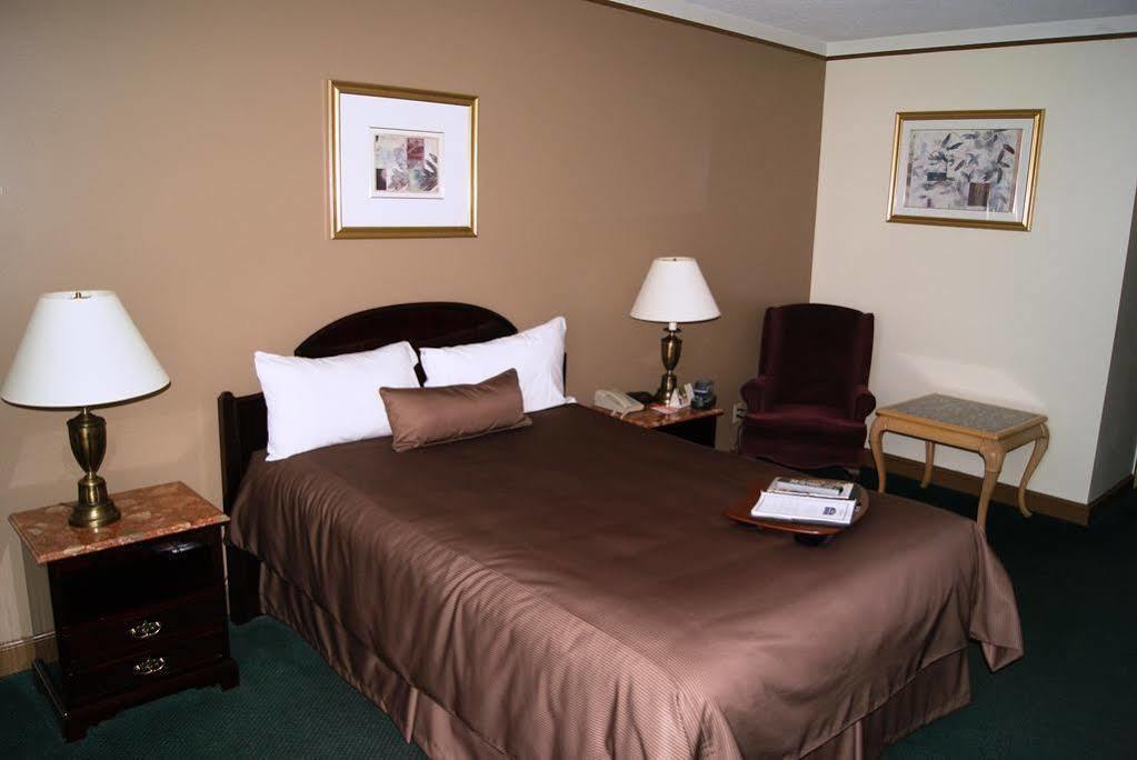Surestay Plus By Best Western Windsor Ngoại thất bức ảnh